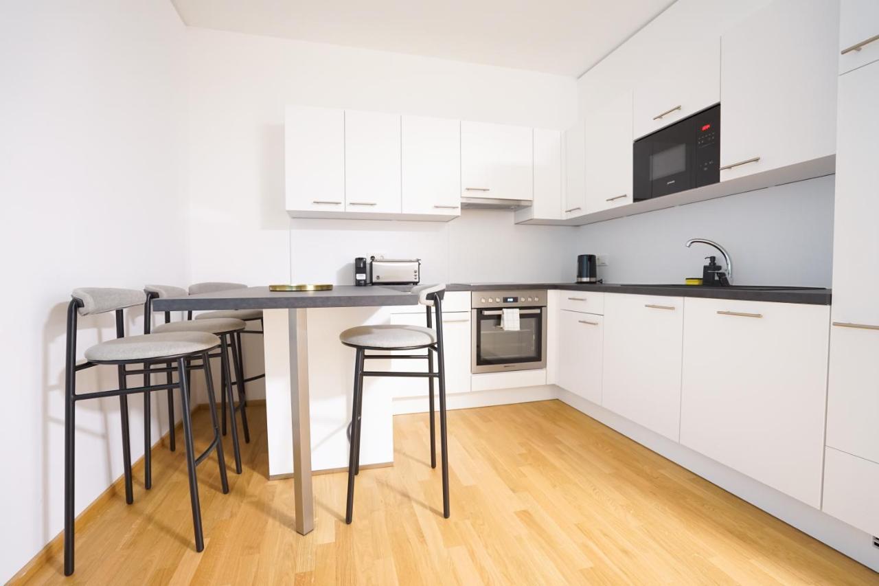 Exclusive 2-Bedroom Condo With Pool & Balcony Viena Exterior foto